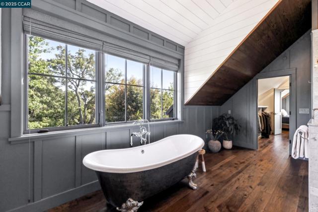 25 La Campana, Orinda CA: https://media.crmls.org/mediaz/45878ced-d983-4df2-b84b-4797184ee292.jpg