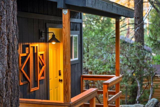 26785 Crestview Drive, Idyllwild CA: https://media.crmls.org/mediaz/4587a813-ca90-4ab8-b552-c29e89e91e1c.jpg