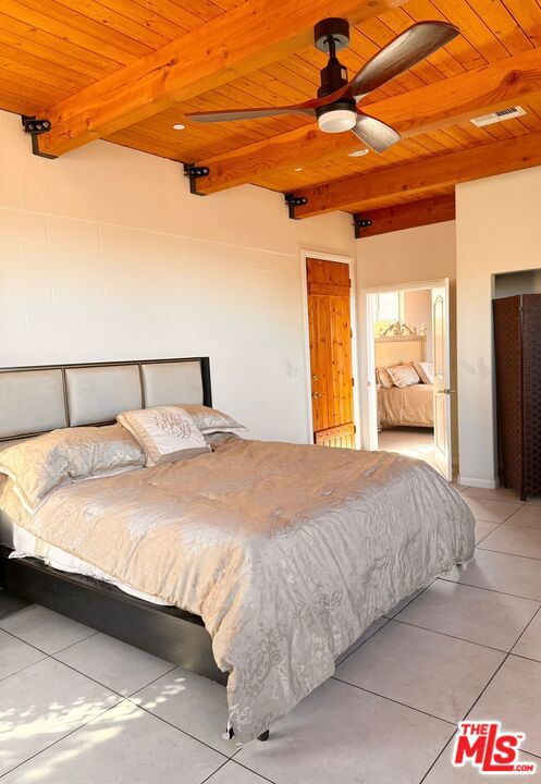 11077 Pacific View Drive, Malibu CA: https://media.crmls.org/mediaz/458832b4-f22e-4e24-9095-bb223d973688.jpg