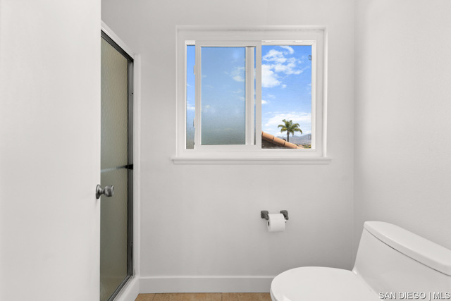 24231 Robledo, Mission Viejo CA: https://media.crmls.org/mediaz/458924eb-b539-402e-abc8-9a773ec5422e.jpg