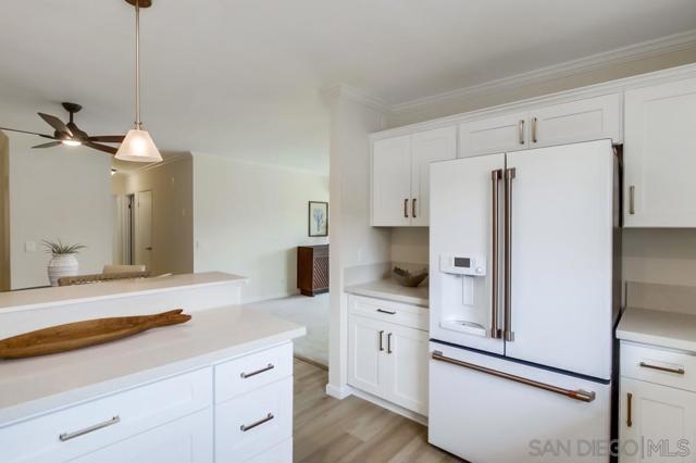 5370 La Jolla Blvd., La Jolla CA: https://media.crmls.org/mediaz/45893e10-8df3-4062-ad2d-136199c76098.jpg