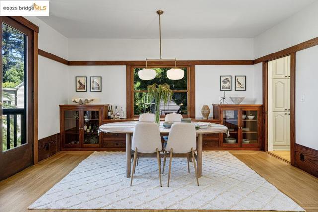 1398 Scenic Ave, Berkeley CA: https://media.crmls.org/mediaz/458940d0-8aa1-4a4f-b66a-cfdced8a612c.jpg