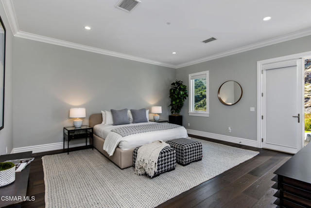 2385 Calbourne Court, Lake Sherwood CA: https://media.crmls.org/mediaz/4589c94d-dcd9-49ca-b108-f0136b1a8e05.jpg