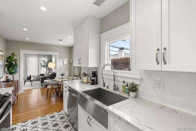 3257 Dwight St, San Diego CA: https://media.crmls.org/mediaz/4589e414-e9e9-44a8-a6fe-f125e2577efb.jpg