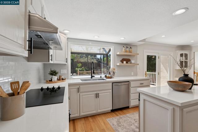 1826 Yolanda Circle, Clayton CA: https://media.crmls.org/mediaz/458a4175-2893-4203-bde8-866290edc87b.jpg