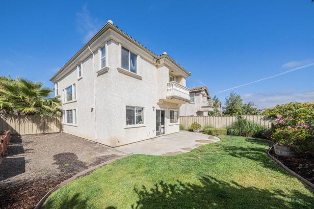 27320 Bavella Way, Salinas CA: https://media.crmls.org/mediaz/458a7452-2919-41db-8639-e21bf553797c.jpg