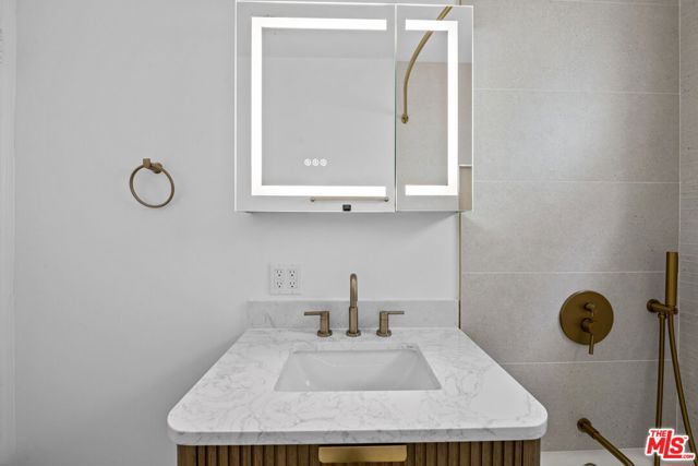951 N Martel Avenue, Los Angeles CA: https://media.crmls.org/mediaz/458ad1a9-8094-4d40-9a86-8f7477311e7f.jpg