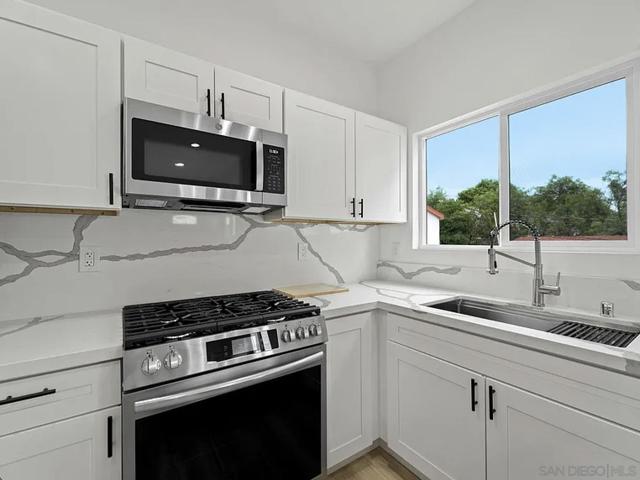 7231 Mohawk ST, San Diego CA: https://media.crmls.org/mediaz/458b701c-9437-4156-8820-f3468fae5e5c.jpg