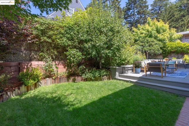 2773 Argyle Street, Oakland CA: https://media.crmls.org/mediaz/458bcdff-21c7-487e-9155-ef3ffaffd3ac.jpg