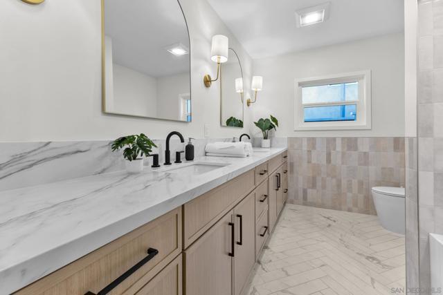 2128 Missouri St, San Diego CA: https://media.crmls.org/mediaz/458c6205-6943-46ef-9054-f9fbdbbd26a7.jpg