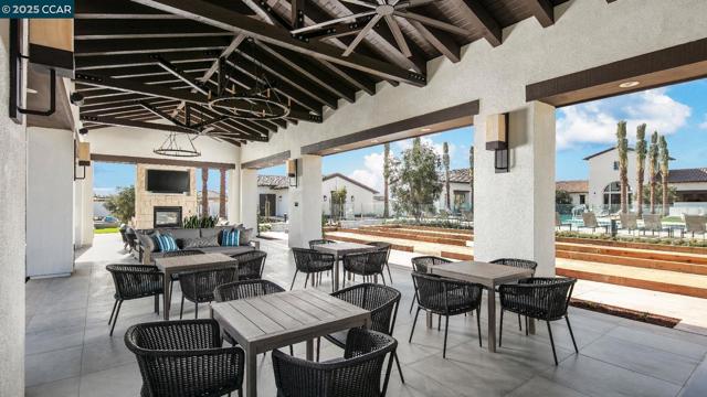 2205 Via Santa Elena, Morgan Hill CA: https://media.crmls.org/mediaz/458ce347-b1a7-4455-8648-d3e244ad8c70.jpg