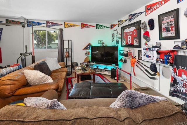 833 Halecrest Drive, Chula Vista CA: https://media.crmls.org/mediaz/458d062e-ea6b-4170-92b4-0b9112aae63c.jpg