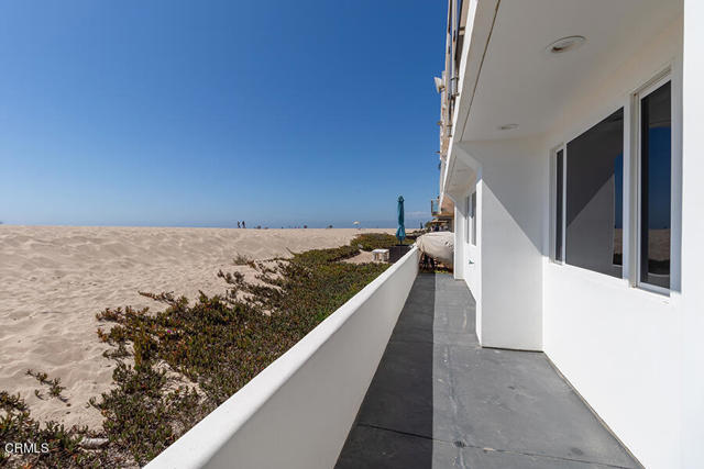 Detail Gallery Image 12 of 42 For 3405 Ocean Dr, Oxnard,  CA 93035 - 3 Beds | 2/1 Baths