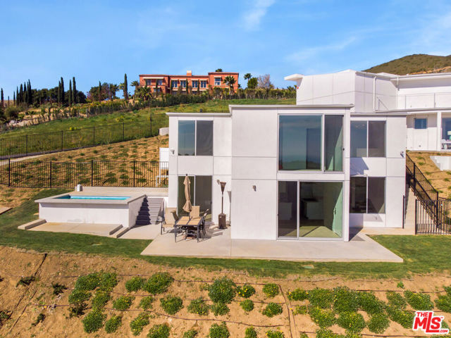 28405 Via Acero Street, Malibu CA: https://media.crmls.org/mediaz/458e0c1f-31d5-43b6-a53a-89316ffbab25.jpg