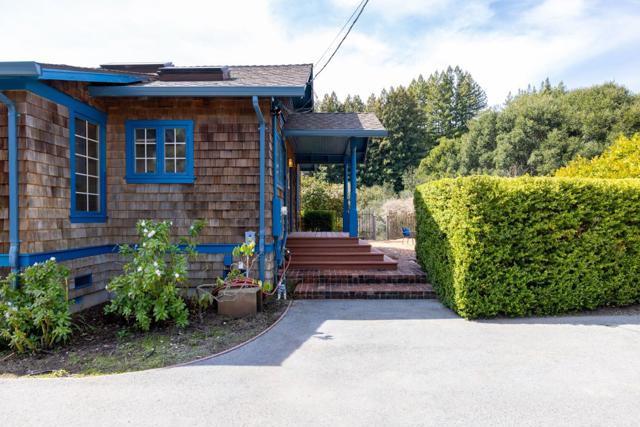 495 Larsen Road, Aptos CA: https://media.crmls.org/mediaz/458e93ca-ea38-453e-8c04-8b3f424dde7c.jpg