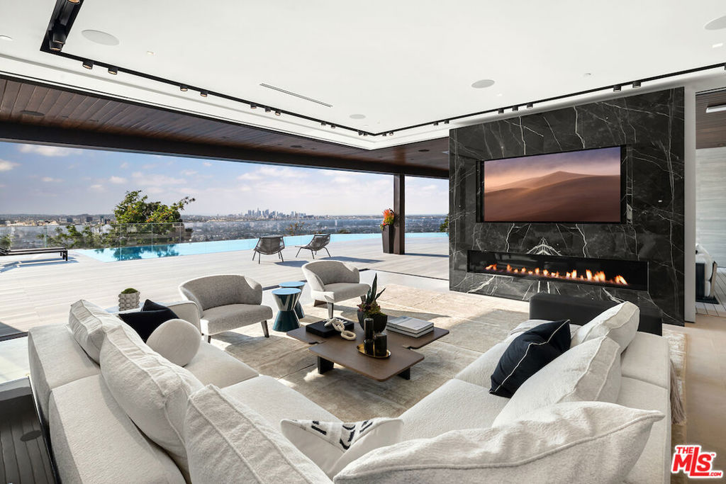 8116 Laurel View Drive