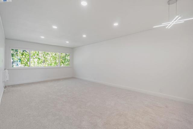 1731 Ellis St, Concord CA: https://media.crmls.org/mediaz/458eee77-0c59-4ca6-a856-e063fa12f6ef.jpg