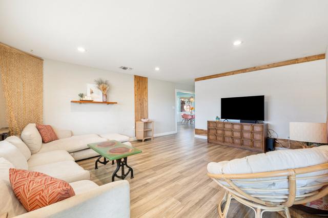 77590 California Drive, Palm Desert CA: https://media.crmls.org/mediaz/458f0e6f-b9da-4b73-b7cc-7e68ca4cdd35.jpg