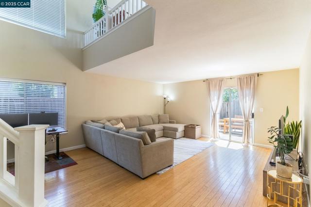 289 Crestview Ave, Martinez CA: https://media.crmls.org/mediaz/458f3c75-42ee-4c1e-a201-856616648859.jpg