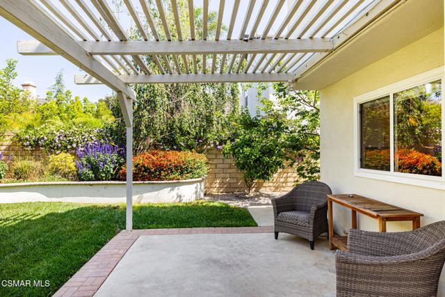 4427 Skyglen Court, Moorpark CA: https://media.crmls.org/mediaz/458f7142-1095-4eec-a155-fec75b5cc0df.jpg