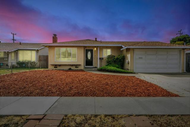 4692 Nelson Street, Fremont CA: https://media.crmls.org/mediaz/458fc13d-ffdc-4065-934c-49d1103c25df.jpg