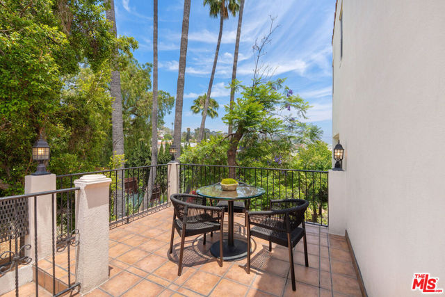 2004 Vine Street, Los Angeles CA: https://media.crmls.org/mediaz/458fe96c-543d-4752-91c1-d54f37866823.jpg