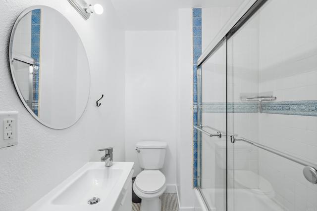 1009 S Cleveland Street, Oceanside CA: https://media.crmls.org/mediaz/45902881-7bc3-46a9-869b-f1476048d177.jpg