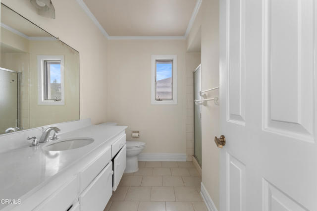 2524 Monaco Drive, Oxnard CA: https://media.crmls.org/mediaz/45909728-27c1-49d6-8fd8-ec36c8f4f676.jpg