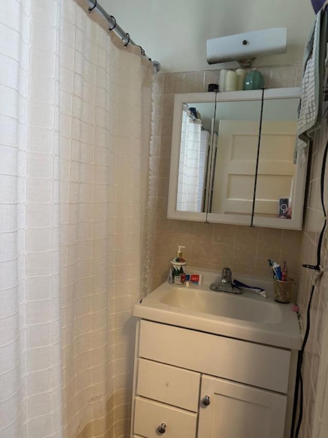 751753 8th Avenue, San Francisco CA: https://media.crmls.org/mediaz/4590f602-f7ec-48ce-8206-127296bd713b.jpg