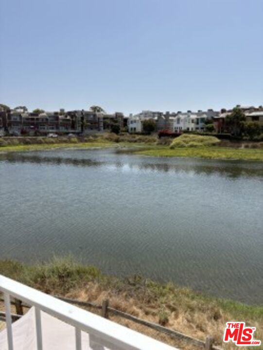 120 Hurricane, Marina del Rey CA: https://media.crmls.org/mediaz/4591e96a-83c2-42b6-a91f-95411ec90439.jpg