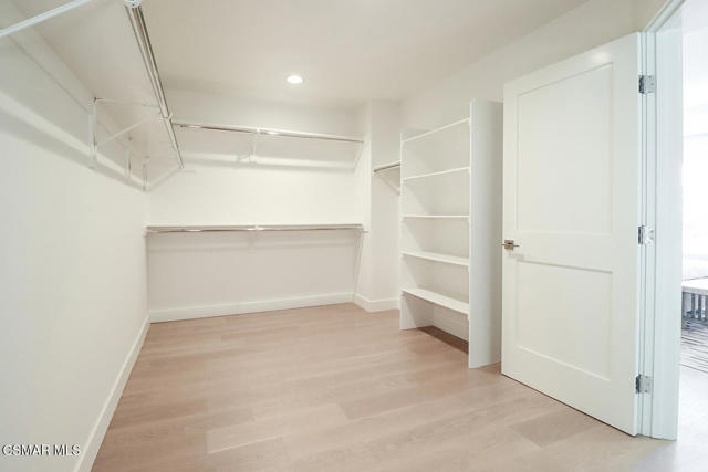 3327 Olivegrove Place, Thousand Oaks CA: https://media.crmls.org/mediaz/45925974-fa25-44da-82c0-1f5afee28b6f.jpg
