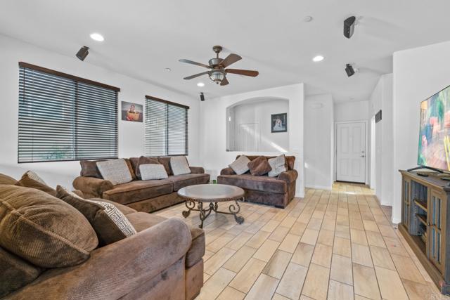Detail Gallery Image 2 of 26 For 1334 Shoshone Falls Drive, Ramona,  CA 92065 - 3 Beds | 2/1 Baths