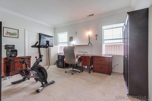 908 Hydra Ct, San Marcos CA: https://media.crmls.org/mediaz/4593b7a3-6d31-4dce-bd72-976a474a8e71.jpg