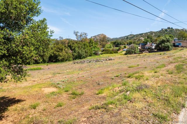 0 Calle De Buena Fe, El Cajon CA: https://media.crmls.org/mediaz/459413fc-2e90-41e3-baa1-e786b2ce2a27.jpg