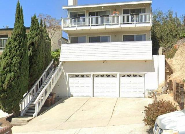 33831 Malaga Drive, Dana Point CA: https://media.crmls.org/mediaz/45953cea-5f64-4101-8756-e1333e2afee5.jpg