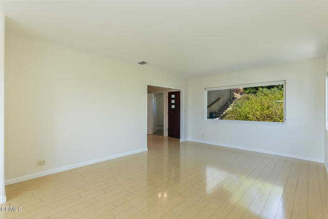 Detail Gallery Image 5 of 40 For 1932 Hilldale Dr, La Canada Flintridge,  CA 91011 - 4 Beds | 2/1 Baths