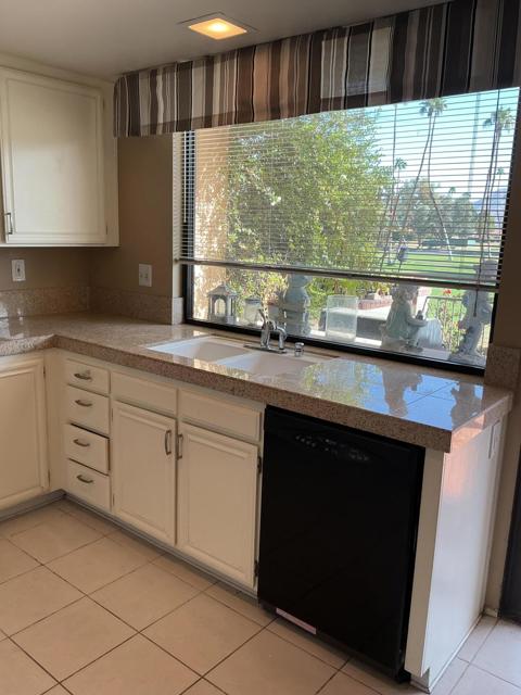 211 La Paz Way, Palm Desert, CA 92260
