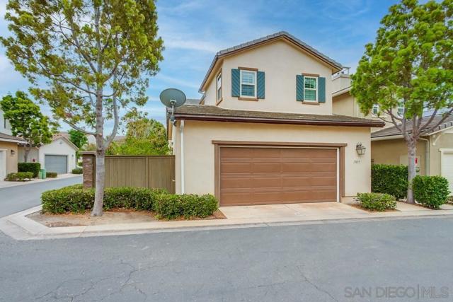 15655 Paseo Montenero, San Diego CA: https://media.crmls.org/mediaz/4596846a-8dde-4ed4-bfcf-b8c08e19b312.jpg