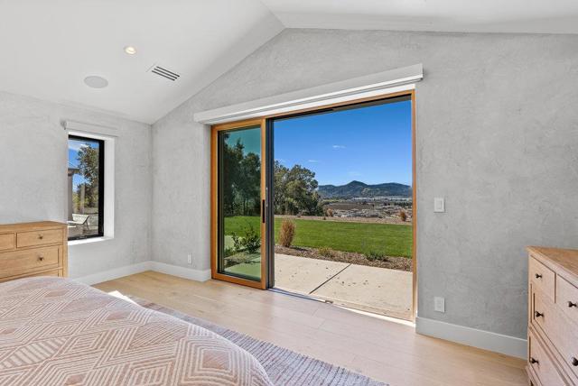 18290 Cochrane Road, Morgan Hill CA: https://media.crmls.org/mediaz/45973694-56d3-43b5-83c0-6ab7dce2f62a.jpg