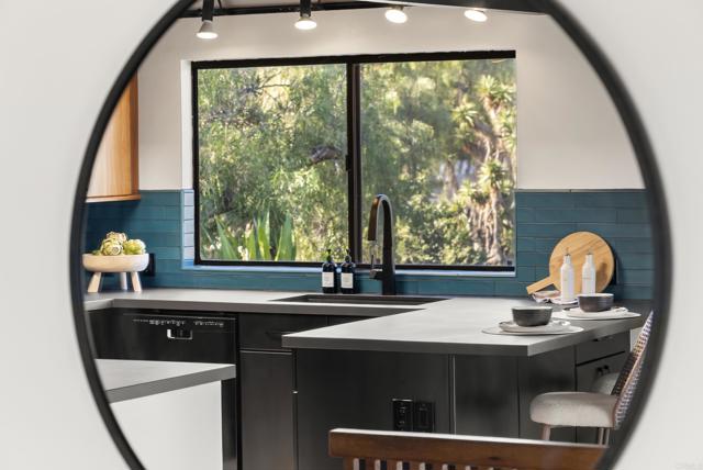 Detail Gallery Image 22 of 50 For 1004 W Walnut Ave., San Diego,  CA 92103 - 4 Beds | 3 Baths