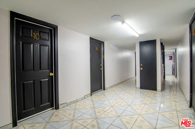 930 Fraser Avenue, Los Angeles CA: https://media.crmls.org/mediaz/4597b68a-1493-43f7-a5ed-8c18782b9724.jpg