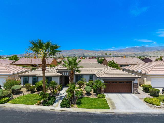 82806 Vincent Drive, Indio CA: https://media.crmls.org/mediaz/45986cfe-1c2a-48cf-abec-fc9f36a36a0c.jpg