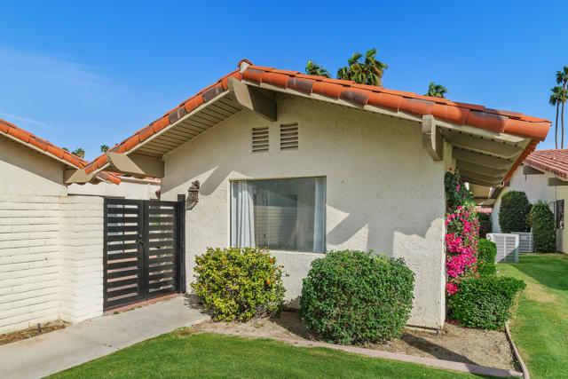 49835 Adelito Drive, La Quinta CA: https://media.crmls.org/mediaz/4598e4f6-1be7-4033-8364-bb2b5c594a91.jpg