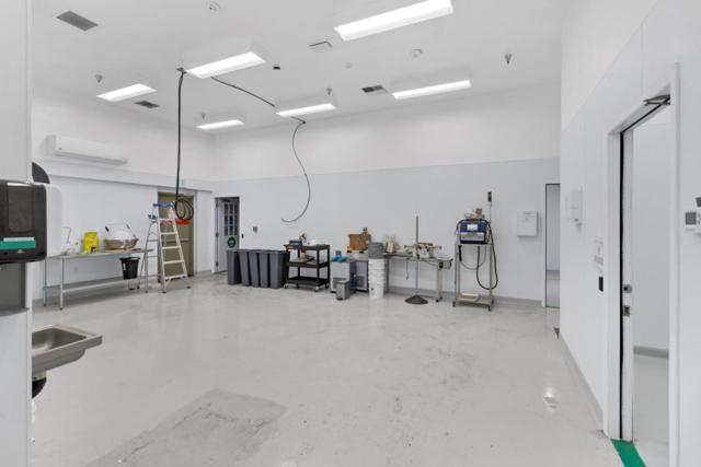 Image 30 of 45 For 991 Industrial Way