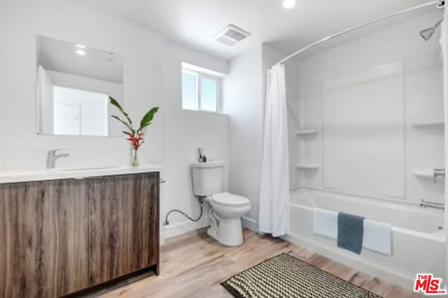3057 W Pico Boulevard, Los Angeles CA: https://media.crmls.org/mediaz/459a866e-a535-41ca-8d8b-aa6f92e29f4f.jpg