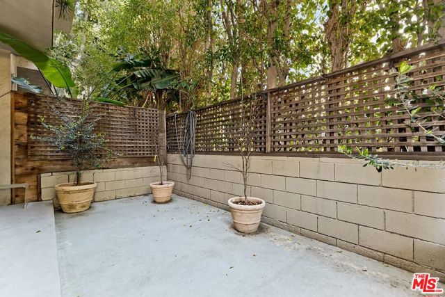874 Hammond Street, West Hollywood CA: https://media.crmls.org/mediaz/459b2dd5-bf3a-44de-9899-ac3f89ea6fb4.jpg
