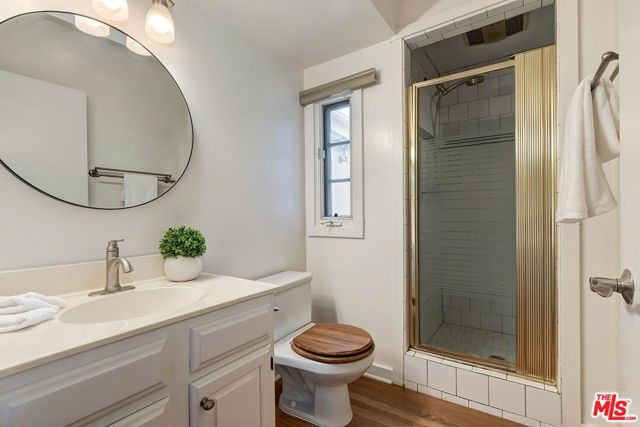 11205 Huntley Place, Culver City CA: https://media.crmls.org/mediaz/459c0029-0c7f-4225-b7ee-c0e5f9e56a28.jpg