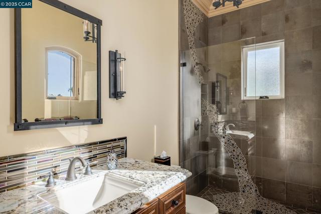 940 Eagle Ridge Dr, Danville CA: https://media.crmls.org/mediaz/459c1e0e-fea2-49c9-8fbf-b372e6c0e94c.jpg