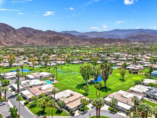 74903 Chateau Circle, Indian Wells CA: https://media.crmls.org/mediaz/459c7d0b-0a47-471e-9516-b4eeea302097.jpg
