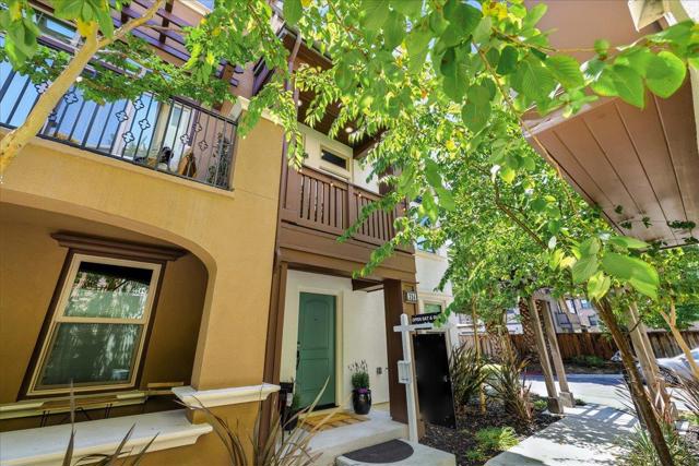 324 Cherokee Loop, Mountain View CA: https://media.crmls.org/mediaz/459d2b4e-f07a-417b-b7f1-33e06da17cc0.jpg